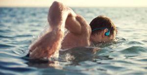 Le migliori cuffie da nuoto impermeabili per la piscina: confronto agosto 2021