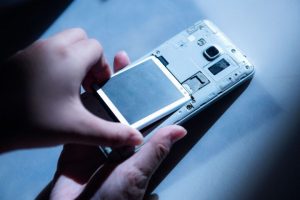 I migliori smartphone con batterie rimovibili: confronto agosto 2021