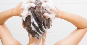 Il miglior shampoo per capelli grassi: confronto agosto 2021