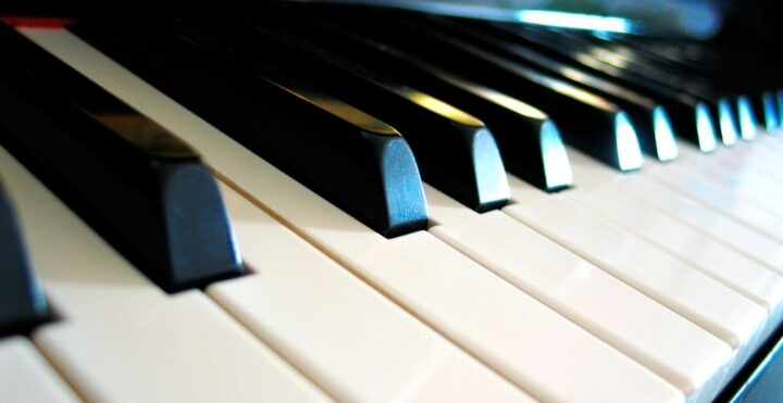 scegli il pianoforte digitale